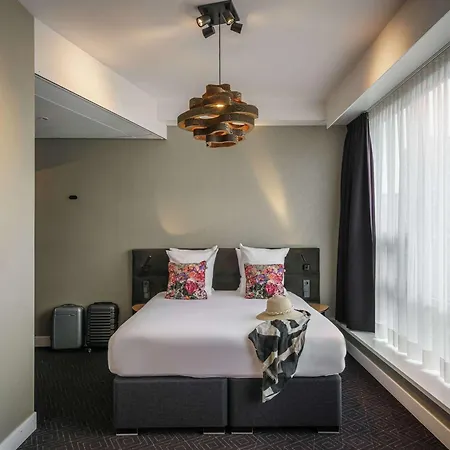 מלון Mercure Sloterdijk Station 4*