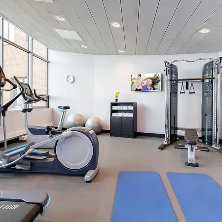 Mercure Sloterdijk Station Hotel 4*