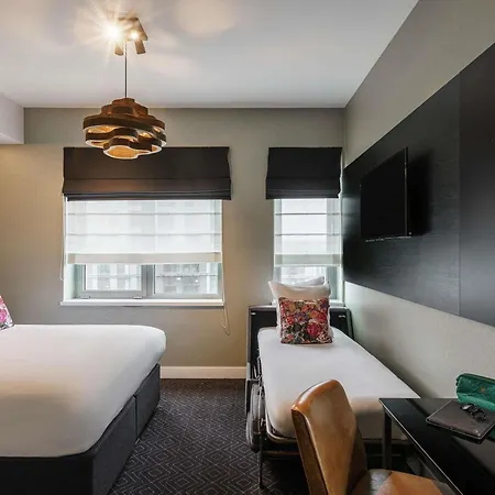 Mercure Sloterdijk Station Hotel