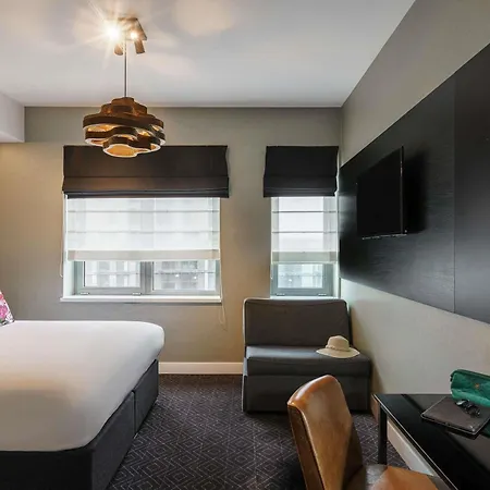 阿姆斯特丹斯劳特戴克站美居酒店 4*