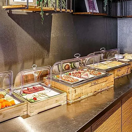 Mercure Sloterdijk Station 4*