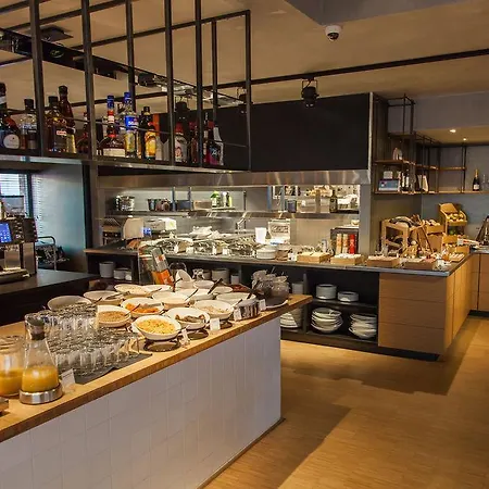 阿姆斯特丹斯劳特戴克站美居酒店 4*