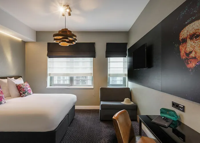 Mercure Sloterdijk Station Hotel