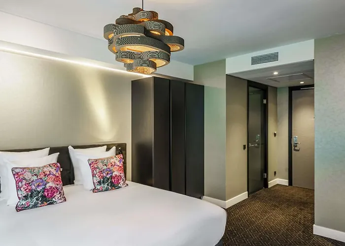 Hotel Mercure Sloterdijk Station 4*