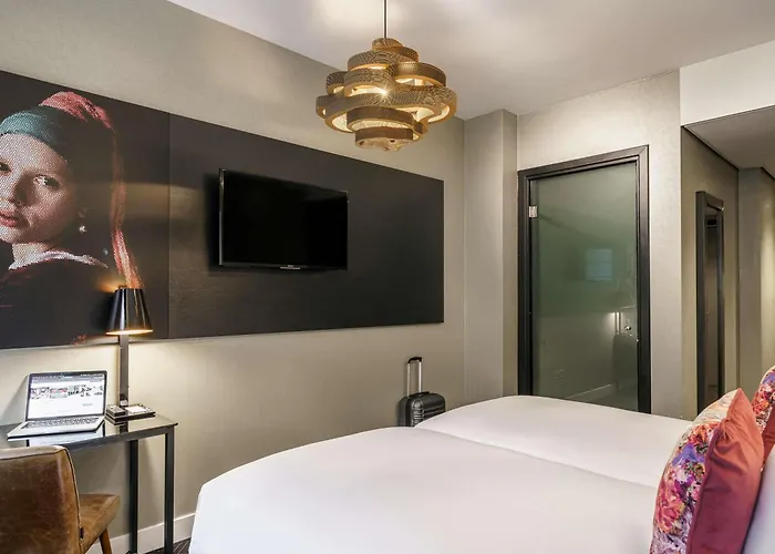 Mercure Sloterdijk Station Hotel 4*