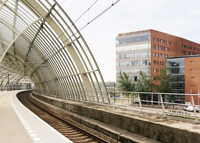 Hotel Mercure Sloterdijk Station 4*