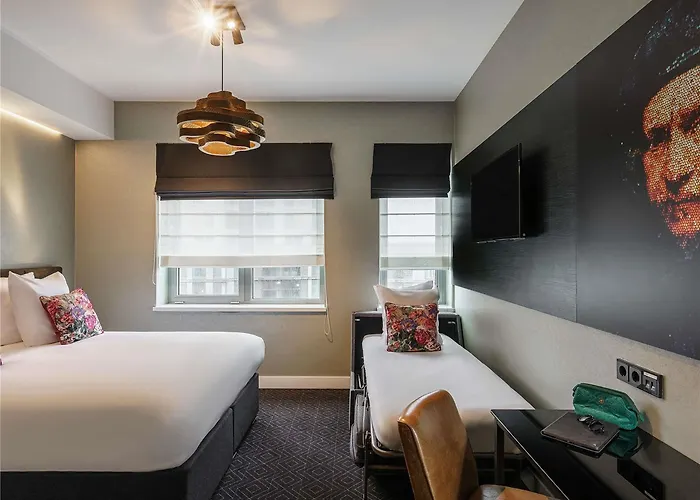 Mercure Sloterdijk Station Hotel 4*