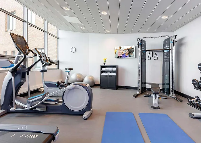 Mercure Sloterdijk Station Hotel 4*