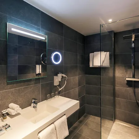 Hotel Mercure Sloterdijk Station 4*