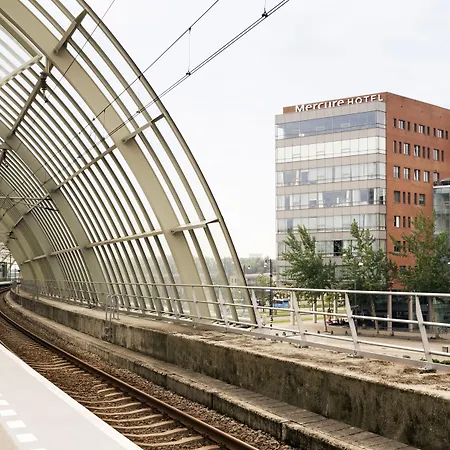 Hotel Mercure Sloterdijk Station 4*